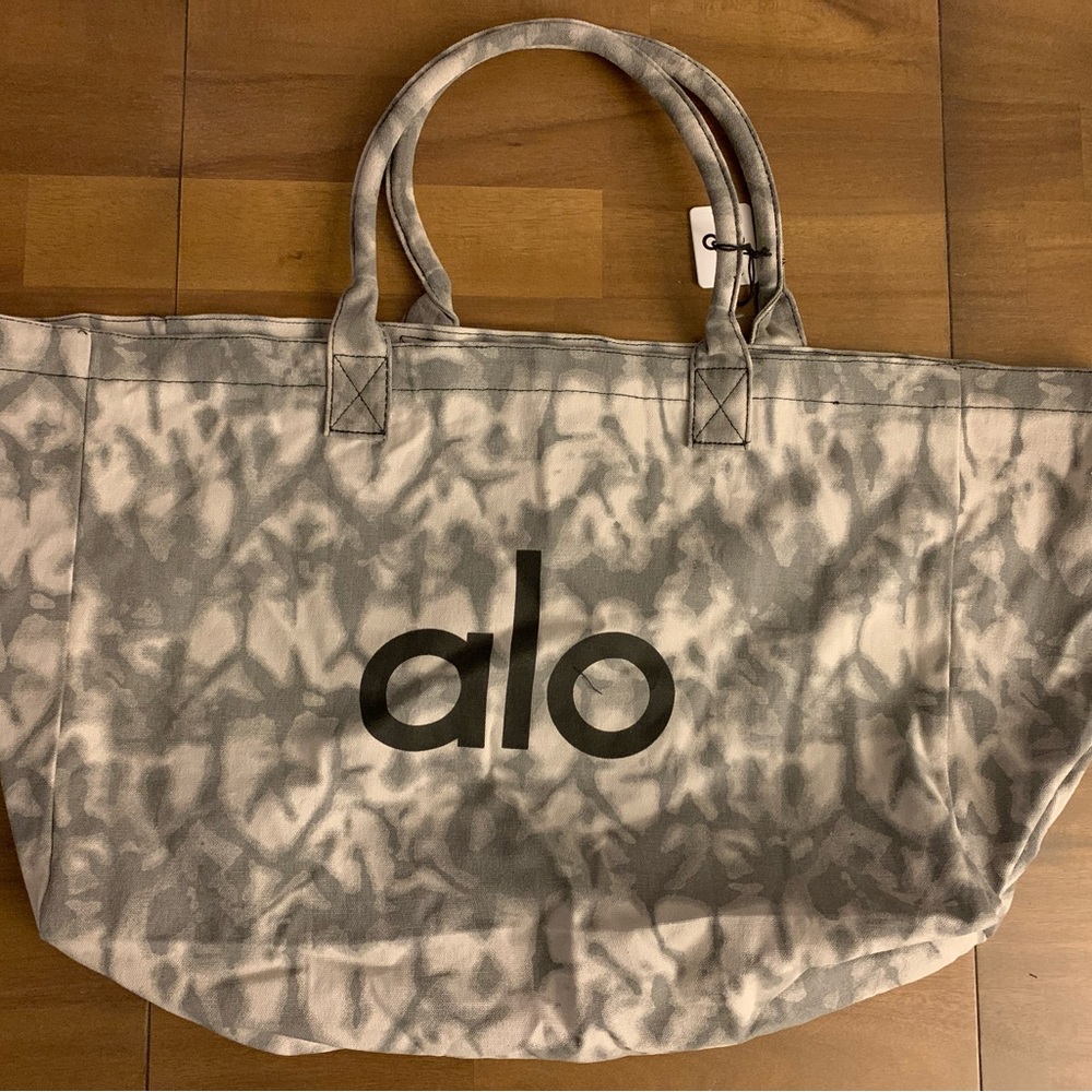 Alo Shopper Tote